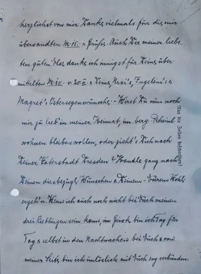 Dritte Seite eines handschriftlichen Briefs auf KZ-Briefpapier mit dem gedruckten Randvermerk: "Nur die Zeilen beschriften!"