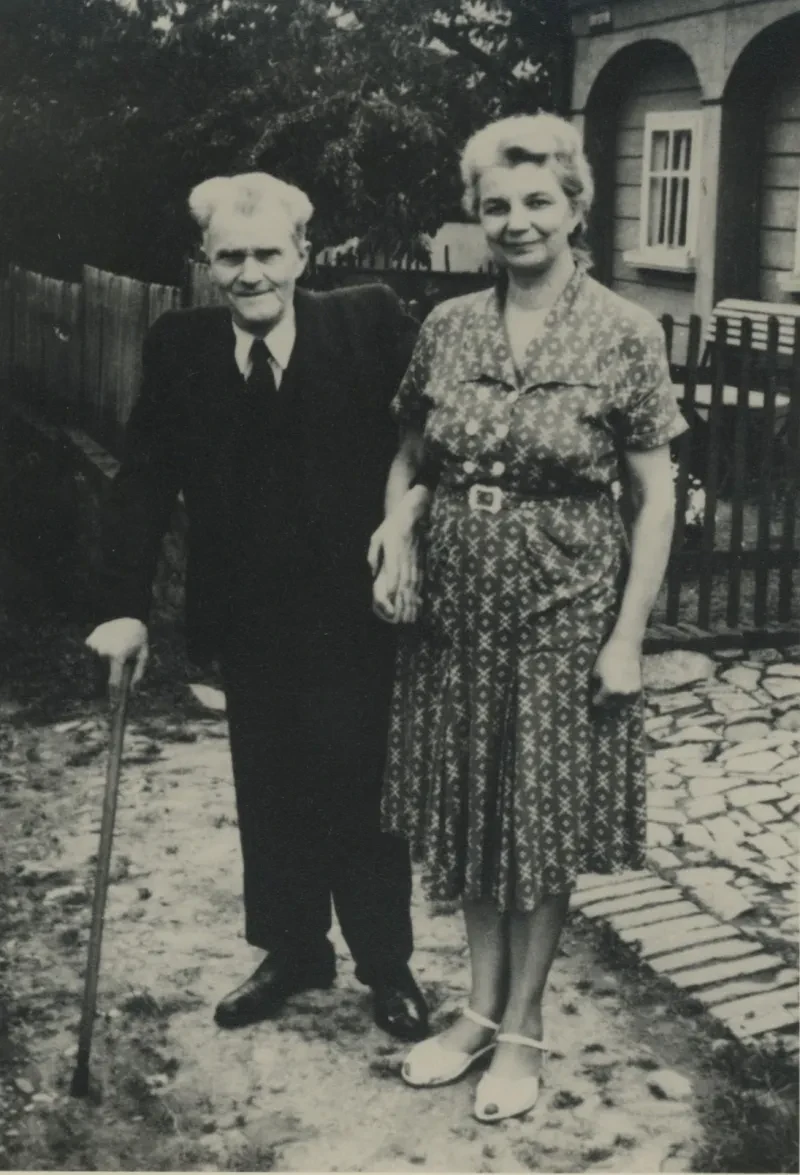 Julius Hochgräfe mit seiner Frau Erna (geborene Häbler) im fortgeschrittenen Alter.