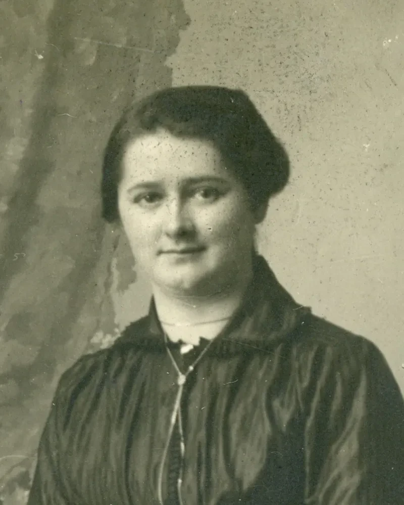 Emma Bauroth, um 1920. Bildausschnitt.