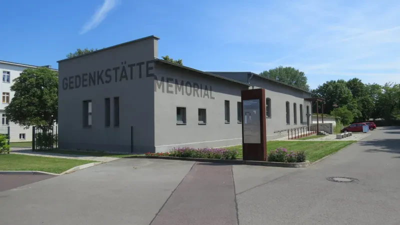 Außenansicht der Gedenkstätte für die Opfer der Euthanasie-Morde, Nicolaiplatz, im Jahr 2014.