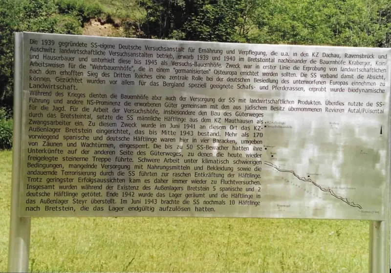 Infotafel in der KZ-Nebenlager Gedenkstätte Betstein