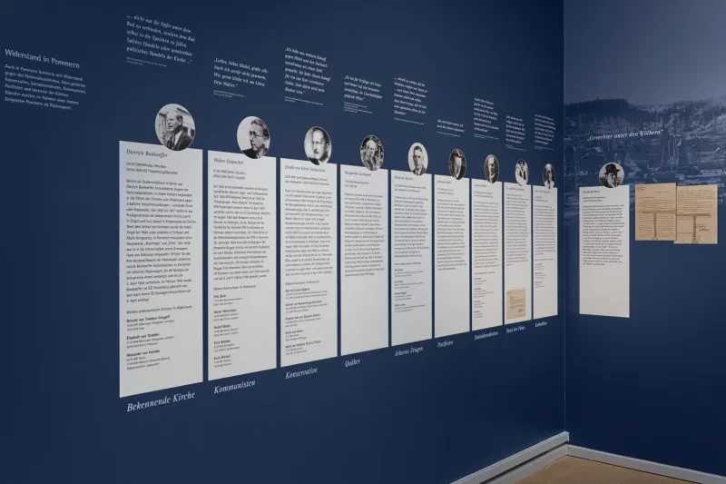 Dauerausstellung zur Geschichte Pommerns im 20. Jahrhunderts im Pommerschen Landesmuseum Greifswald. Hier werden zehn Biografien von Widerstandleistenden dargestellt, darunter auch die Biografie von Bernhard Mischke.