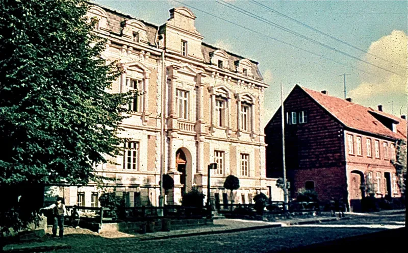 Außenansicht des Hagenower Amtsgericht in den 1950er Jahren.