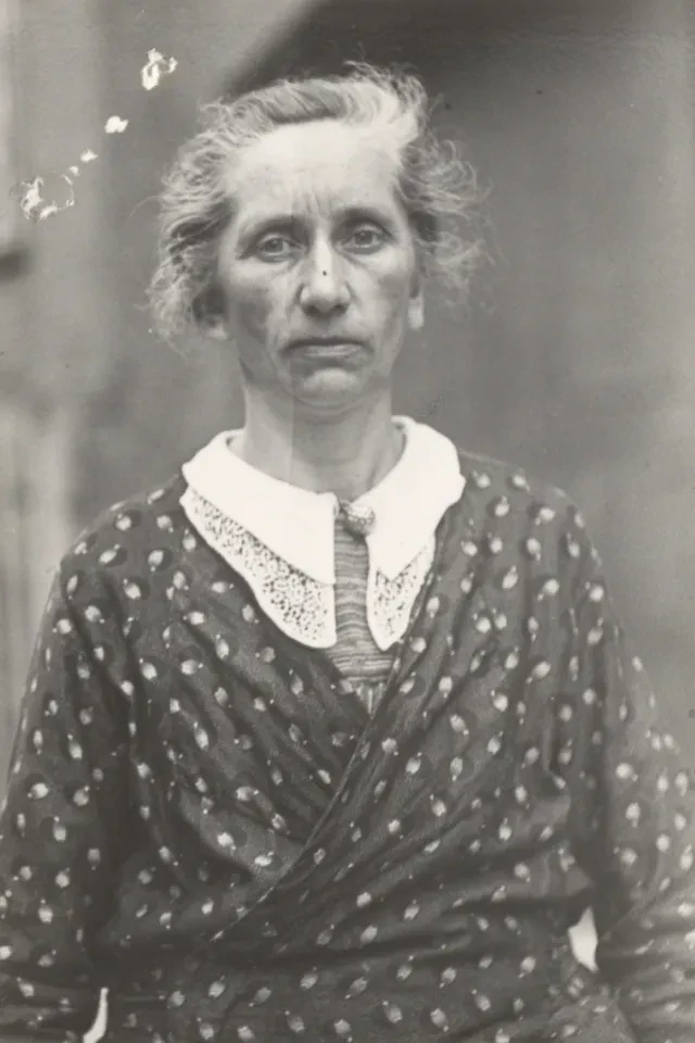 Porträt von Berta Henning