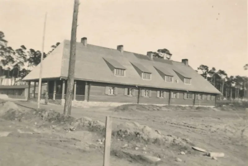 Blockhaus im Ausweichlager Ravensbrück, 1944