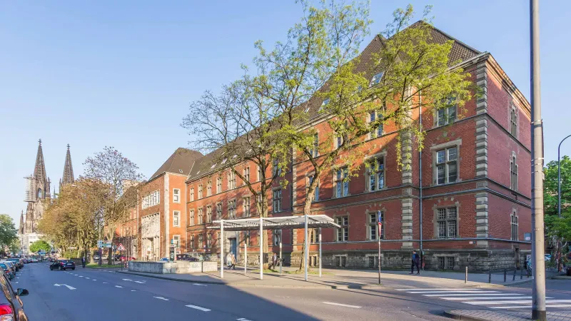 Die Nordseite des Justizgebäudes am Appellhofplatz, 2017
