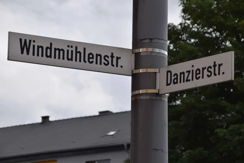Straßenschilder Windmühlenstraße/Danzier Straße in Köln, 2021