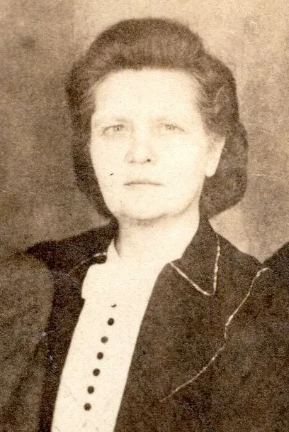 Ottilie Kutowsky, Ausschnitt aus einem Gruppenbild.