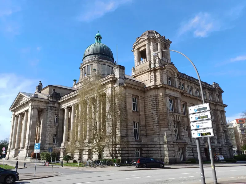 Das Gebäude des Hanseatischen Oberlandesgerichts am Sievekingplatz in Hamburg, 2024.
