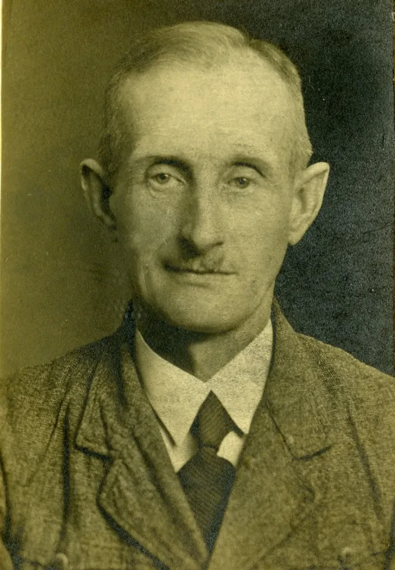 Passfoto Johann Salamon, um 1947.