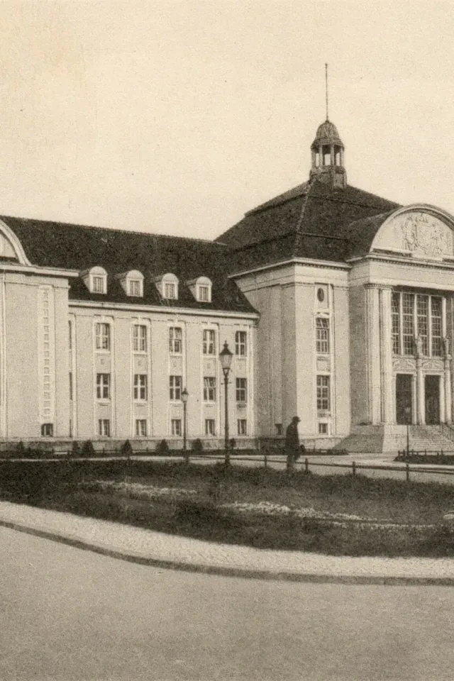 Bild von Schwerin, Gerichts- und Gefängniskomplex Demmlerplatz