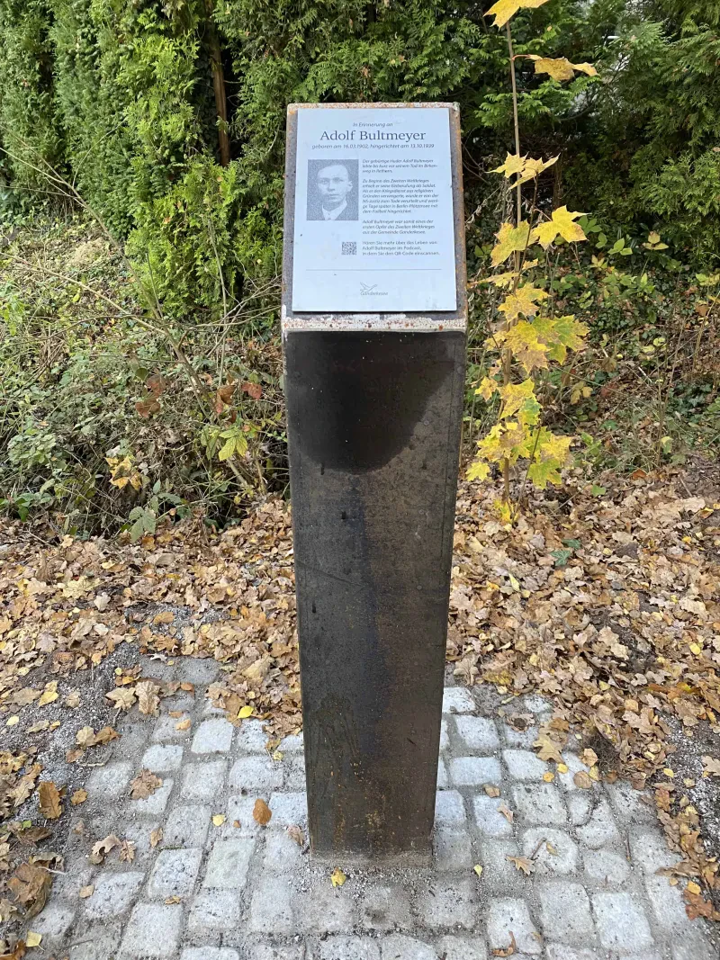 Gedenkstele zur Erinnerung an Adolf Bultmeyer, 2021