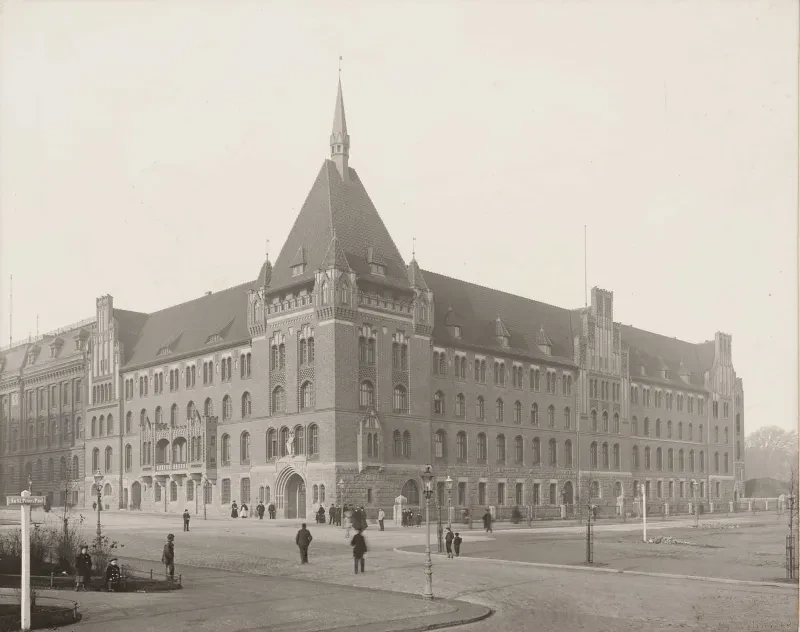 Das Polizeigebäude in Stettin, vor 1917, Aussenansicht.