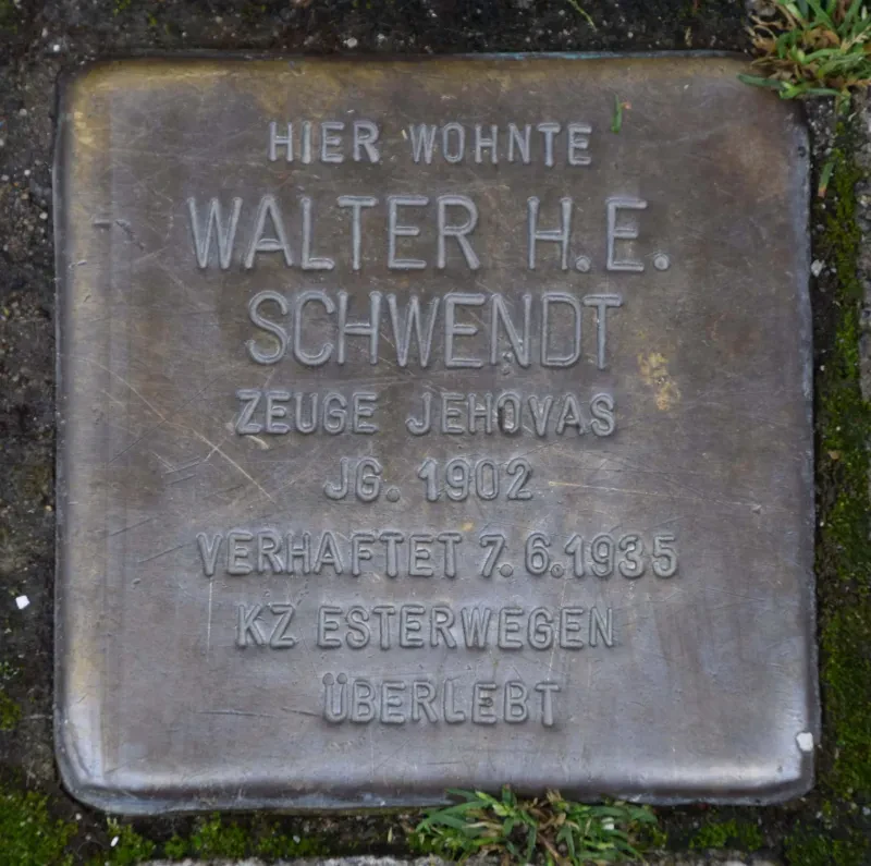 Stolperstein für Walter Schwendt in der Bamberger Straße 6 in Köln, 2021 (Sammlung Guido Hassel, Fotograf: Guido Hassel).
