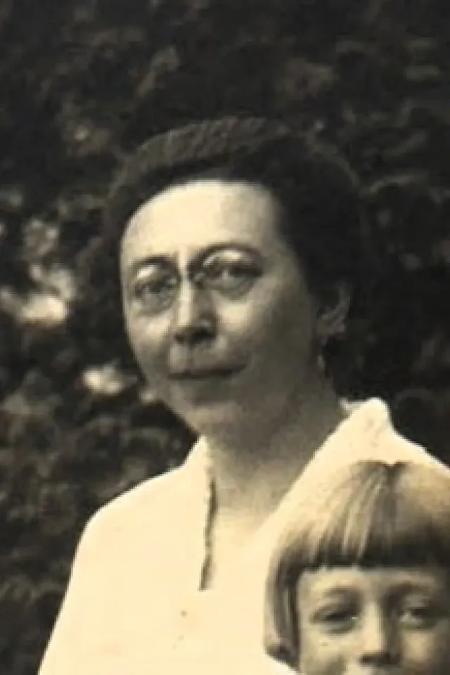 Porträt von Elfriede Stoy