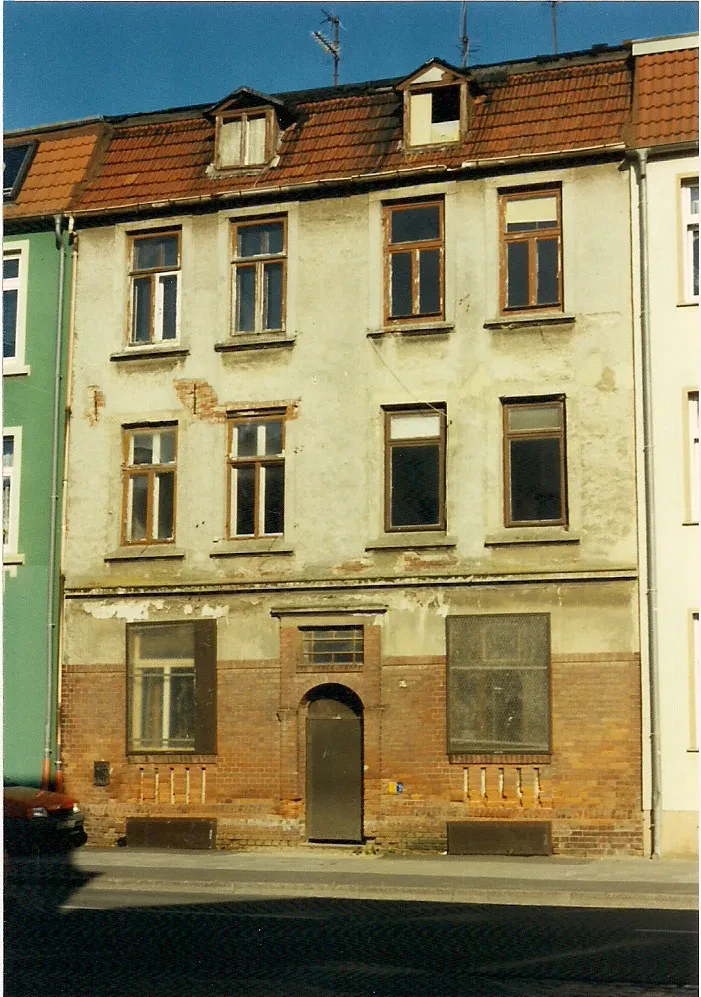 Poeler Straße 63, letzter Wohnort Wilhelm Wohlers in Wismar. Foto aus dem Jahr 2001 vor der Renovierung.